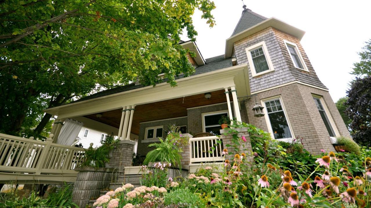 Creighton Manor Inn Bed&Breakfast Orillia Exterior foto