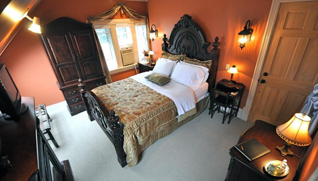 Creighton Manor Inn Bed&Breakfast Orillia Zimmer foto
