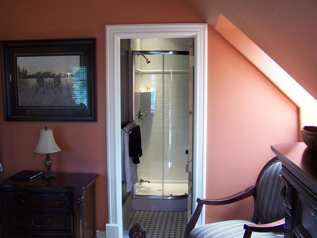 Creighton Manor Inn Bed&Breakfast Orillia Zimmer foto