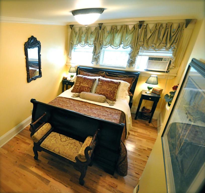 Creighton Manor Inn Bed&Breakfast Orillia Zimmer foto