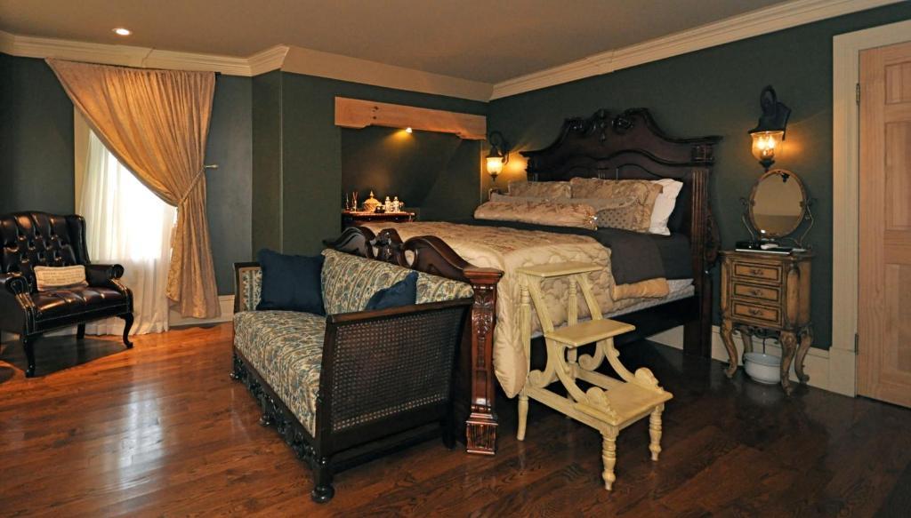 Creighton Manor Inn Bed&Breakfast Orillia Exterior foto